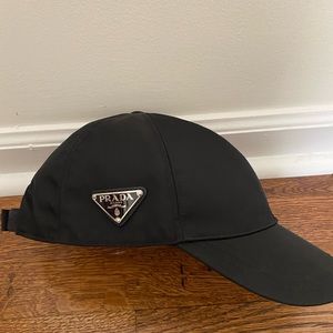 New black Prada baseball cap (Authentic)